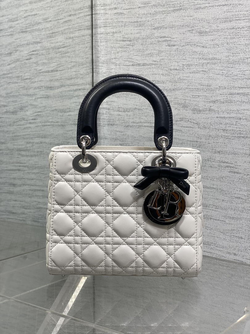Dior M0531OUQA_M030 Small Lady Dior Bag with thin shoulder Strap Latte Cannage Lambskin Black Handle