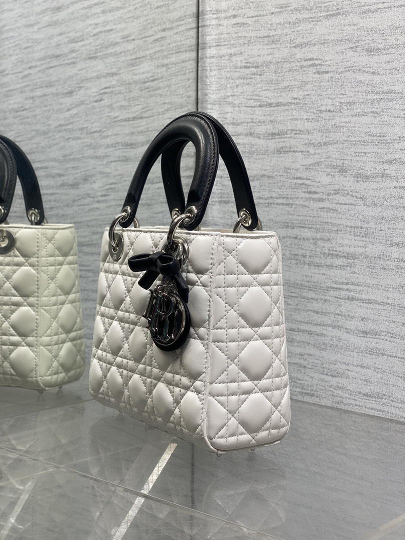 Dior M0531OUQA_M030 Small Lady Dior Bag with thin shoulder Strap Latte Cannage Lambskin Black Handle
