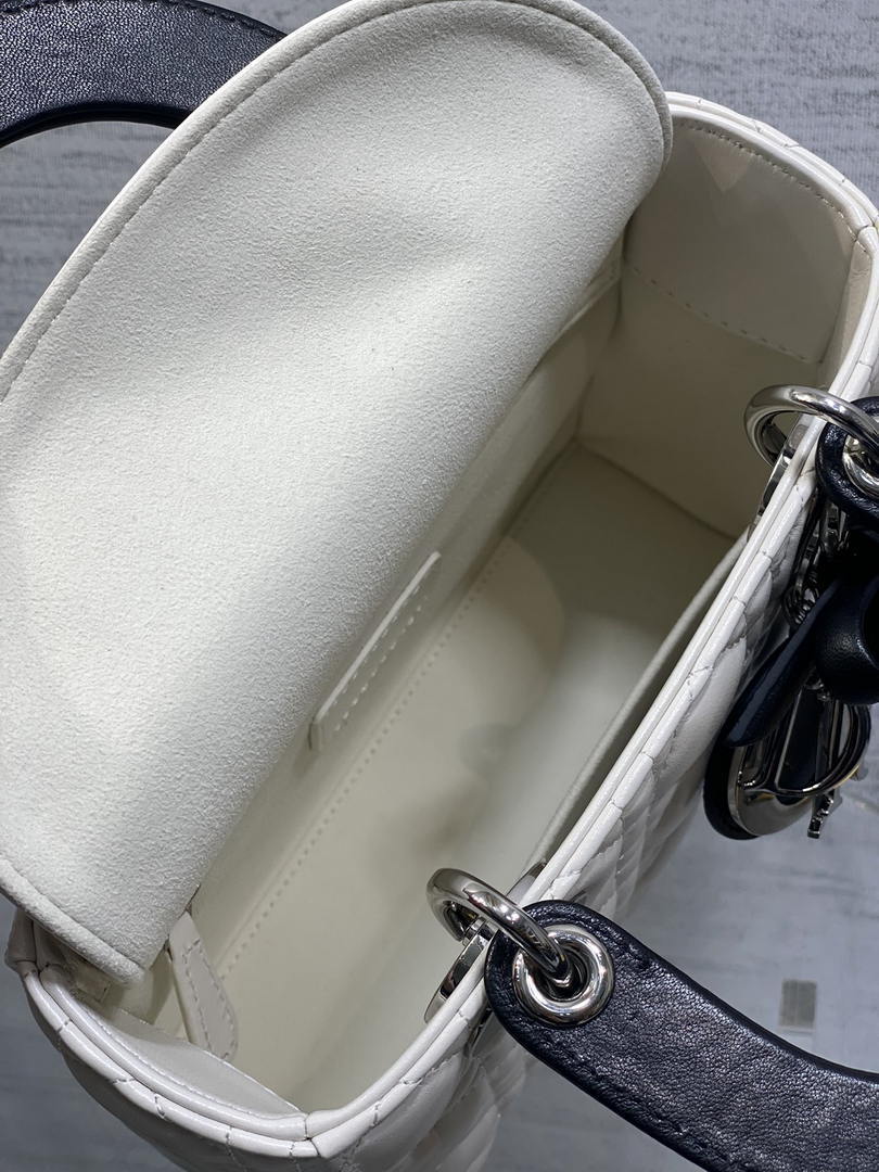 Dior M0531OUQA_M030 Small Lady Dior Bag with thin shoulder Strap Latte Cannage Lambskin Black Handle