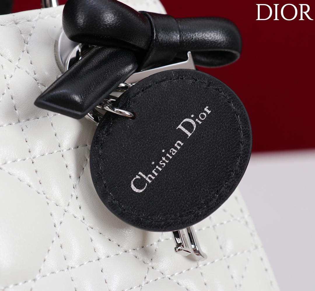 Dior M0531OUQA_M030 Small Lady Dior Bag with White Cannage Lambskin Silver Chain