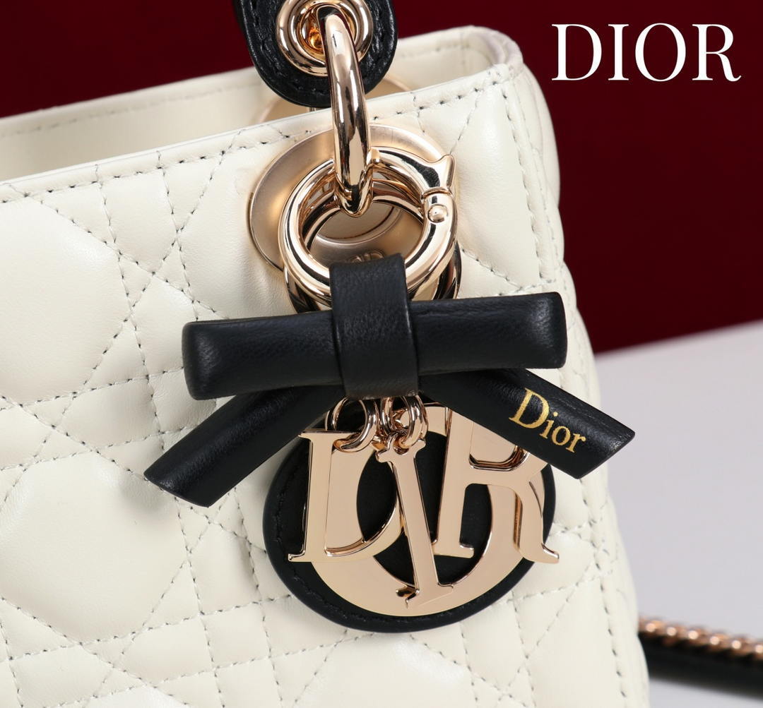 Dior M0531OUQA_M030 Small Lady Dior Bag with White Cannage Lambskin Gold Chain