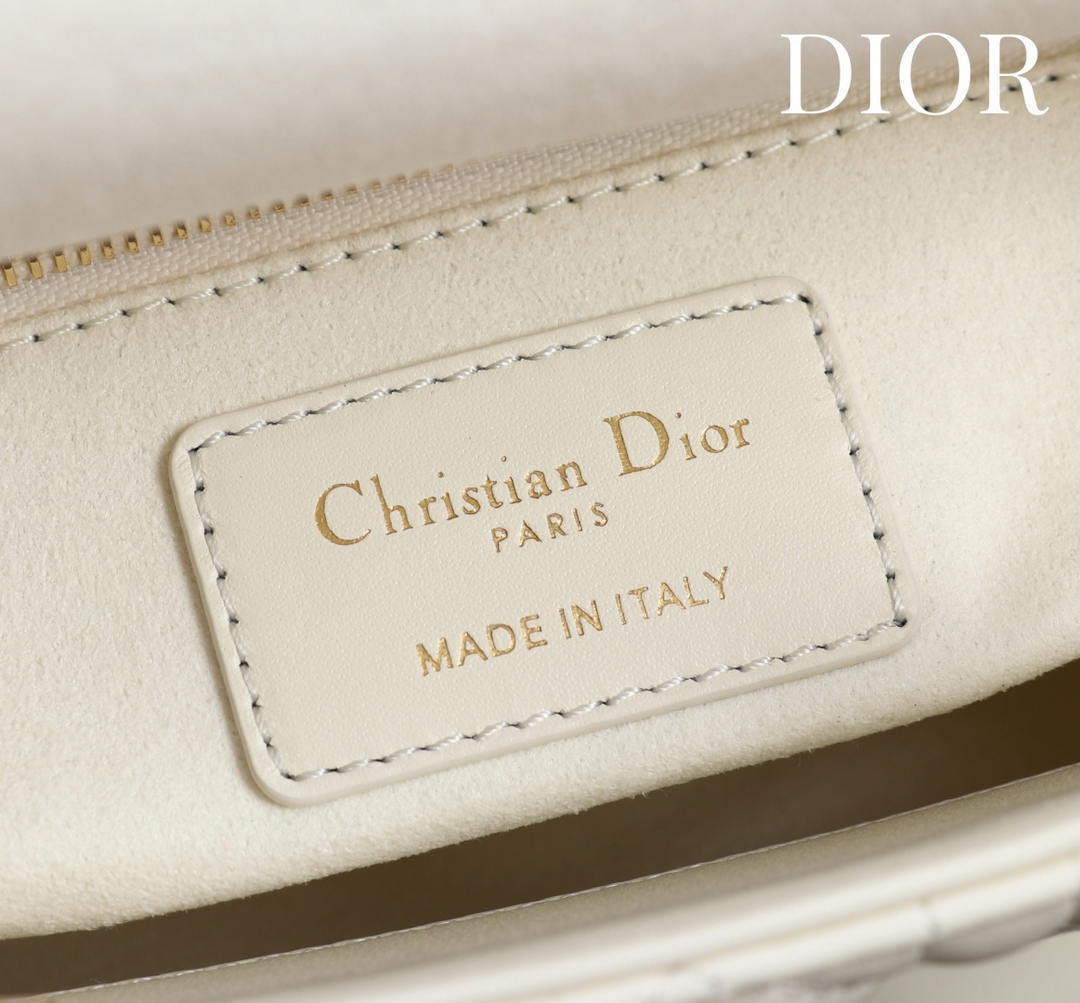 Dior M0531OUQA_M030 Small Lady Dior Bag with White Cannage Lambskin Gold Chain