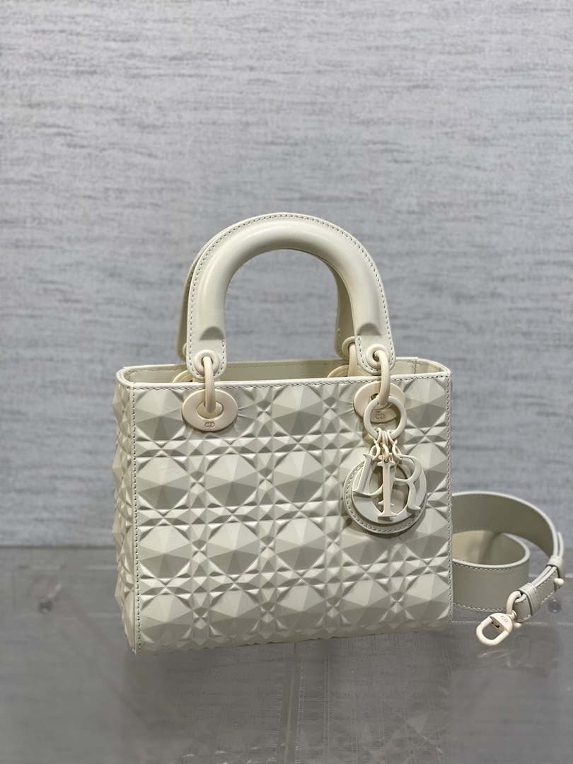 Dior M0538 Small Lady Dior Bag Matte White Cannage Calfskin with Diamond Motif