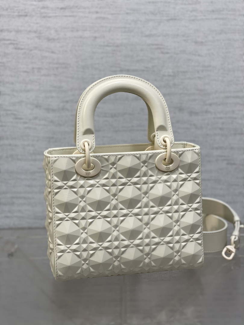 Dior M0538 Small Lady Dior Bag Matte White Cannage Calfskin with Diamond Motif