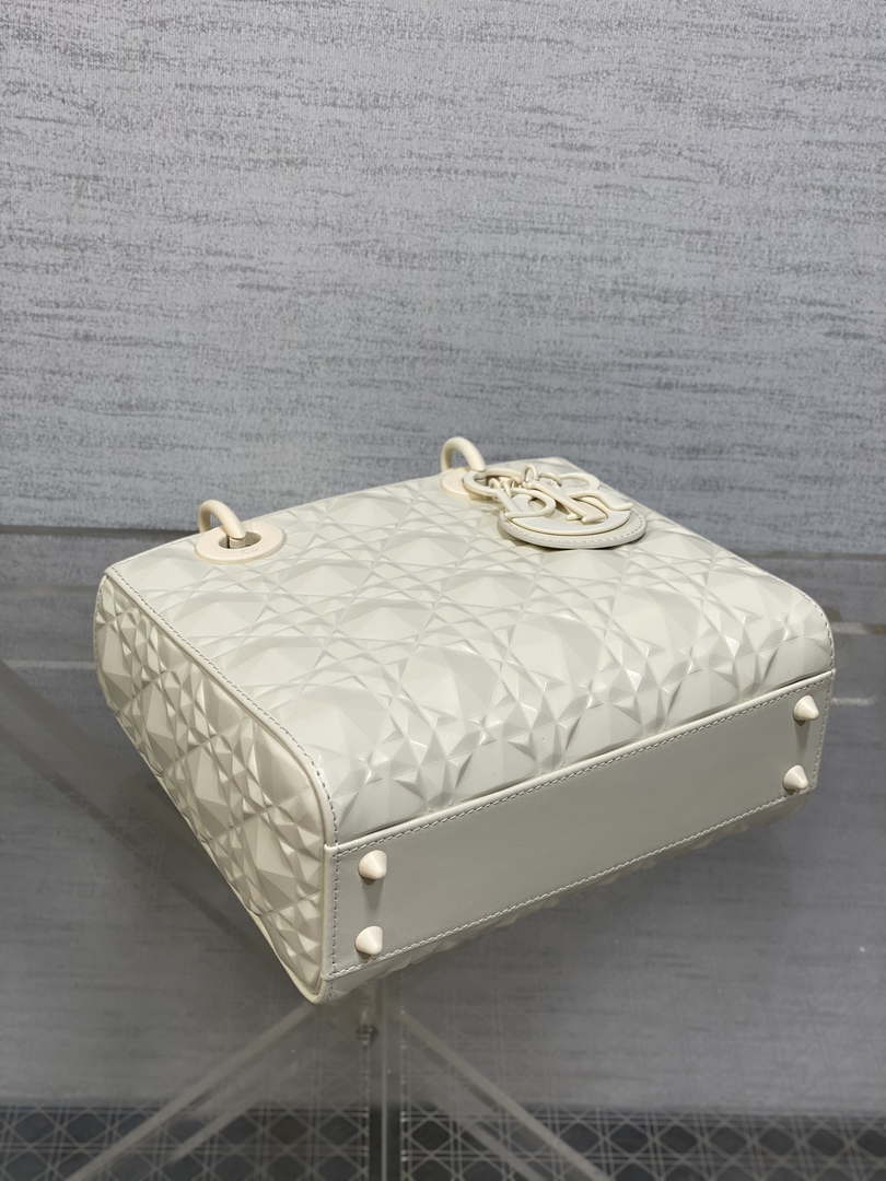 Dior M0538 Small Lady Dior Bag Matte White Cannage Calfskin with Diamond Motif