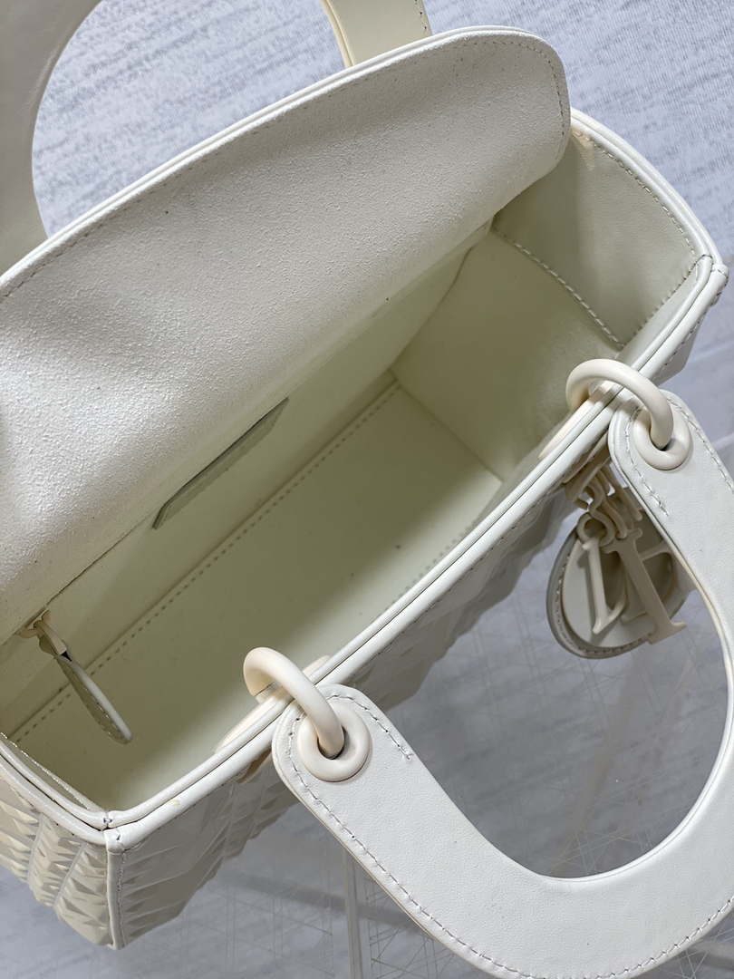 Dior M0538 Small Lady Dior Bag Matte White Cannage Calfskin with Diamond Motif