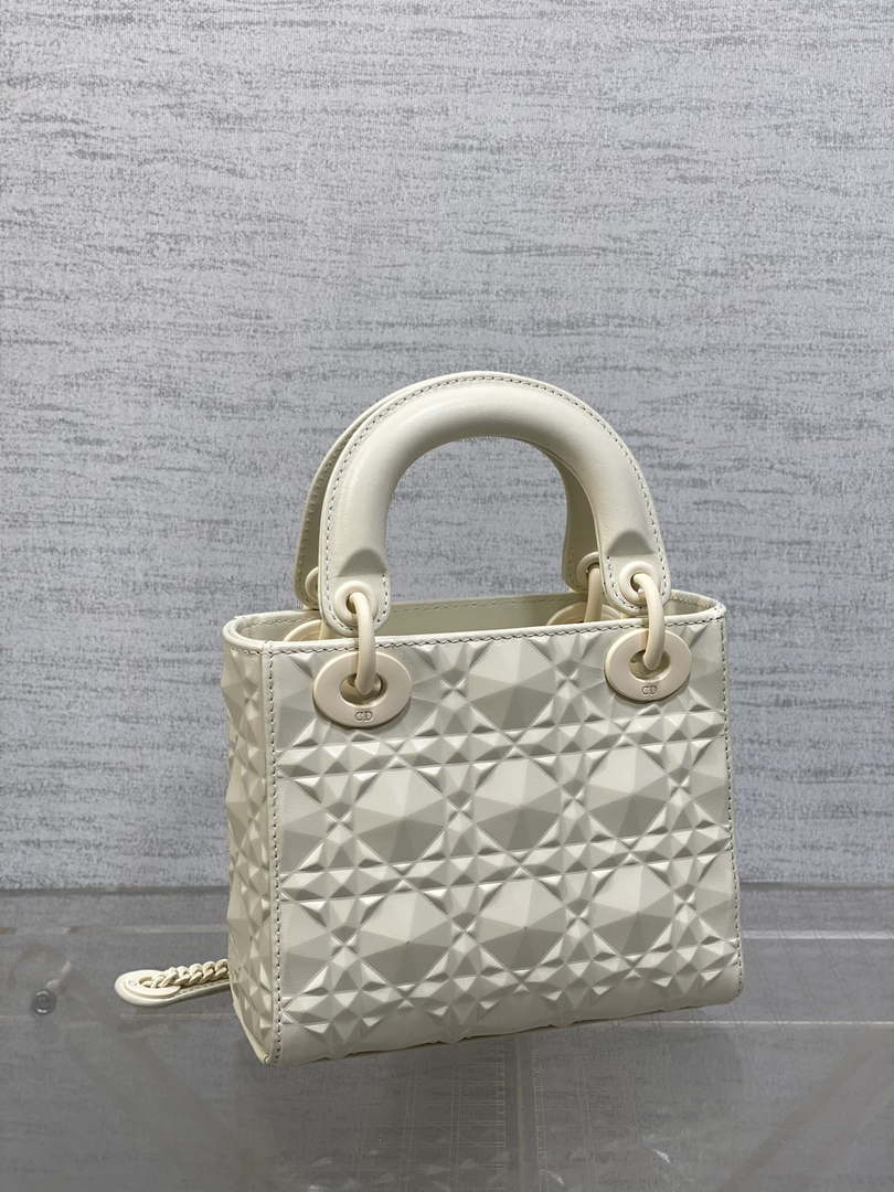 Dior M0538 Small Lady Dior Bag Matte White Cannage Calfskin with Diamond Motif