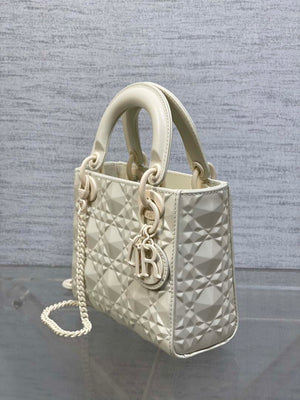Dior M0538 Small Lady Dior Bag Matte White Cannage Calfskin with Diamond Motif - Small 20 cm - View 15