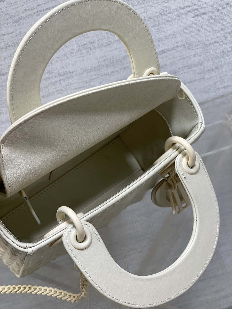 Dior M0538 Small Lady Dior Bag Matte White Cannage Calfskin with Diamond Motif