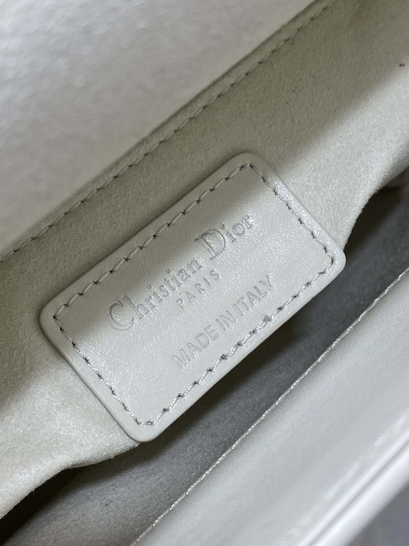 Dior M0538 Small Lady Dior Bag Matte White Cannage Calfskin with Diamond Motif