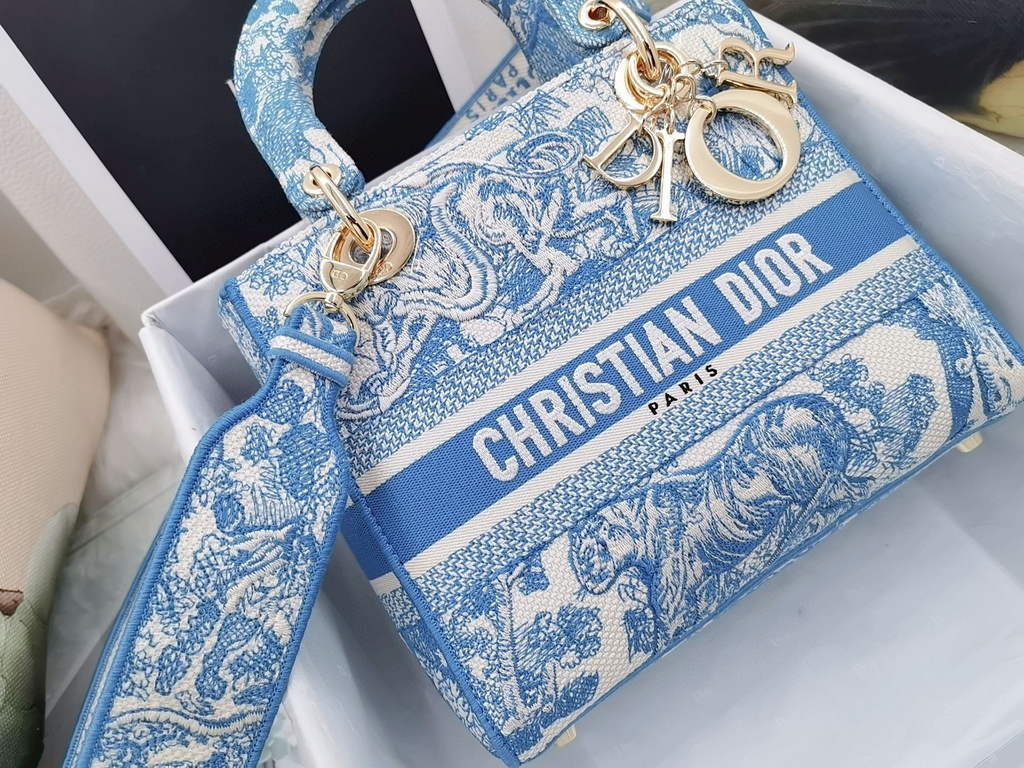 Dior M0565 Medium Lady D-Life Bag Cornflower Blue Toile de Jouy Embroidery