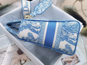 Dior M0565 Medium Lady D-Life Bag Cornflower Blue Toile de Jouy Embroidery - Default Title - View 5