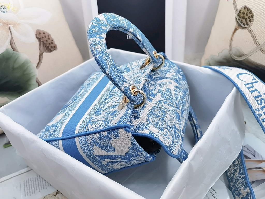 Dior M0565 Medium Lady D-Life Bag Cornflower Blue Toile de Jouy Embroidery