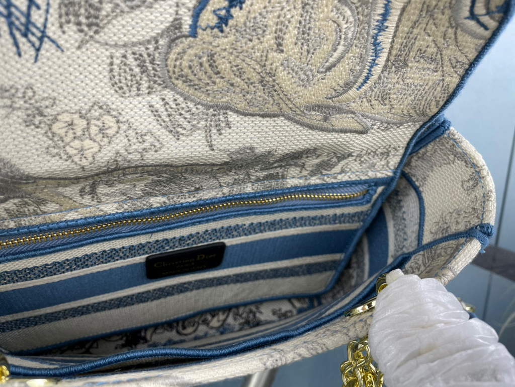 Dior M0565 Medium Lady D-Life Bag Blue Toile de Jouy Embroidery