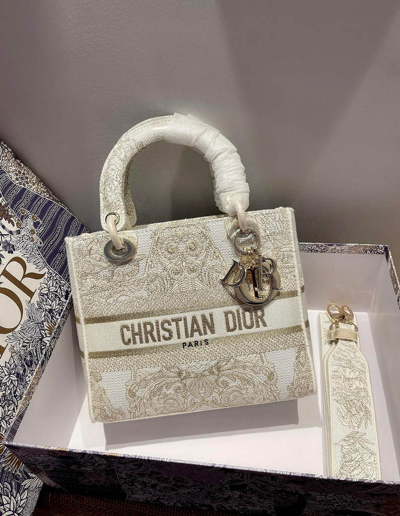 Dior M0565 Medium Lady D-Life Bag Light Yellow Cupidon Embroidery - Default Title - View 1