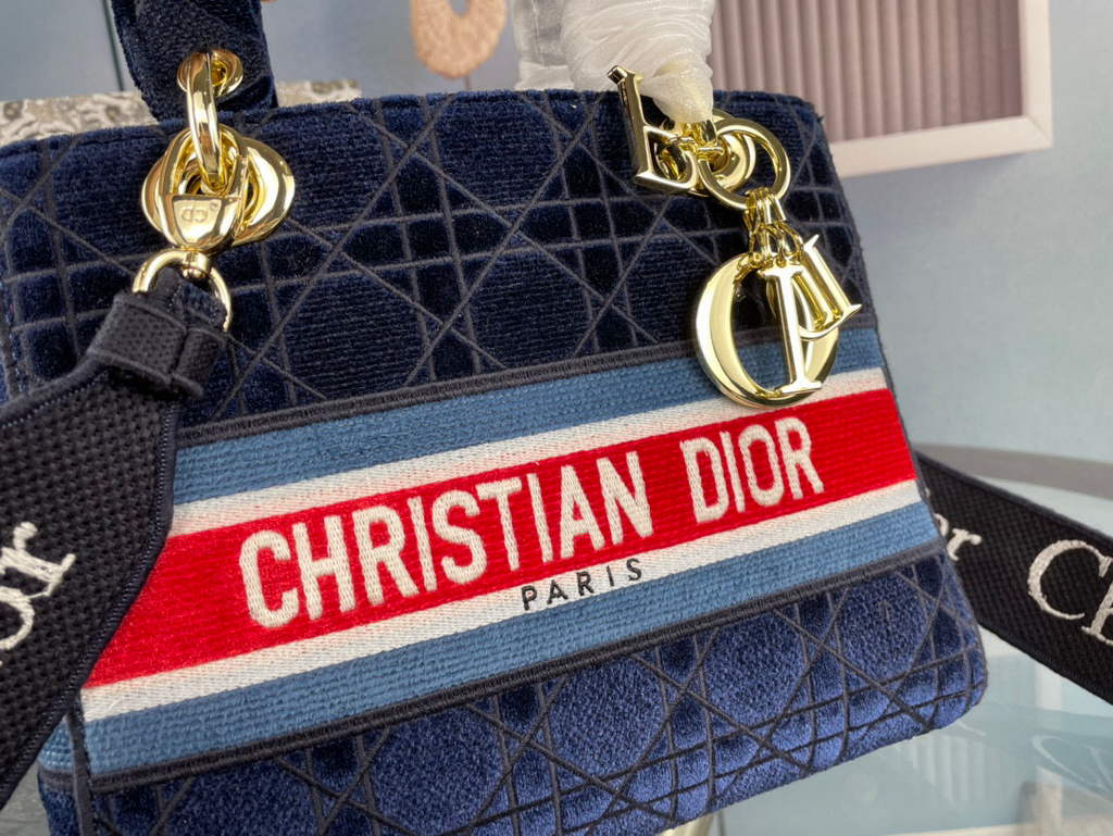 Dior M0565 Medium Lady D-Life Bag Navy Blue Embroidery with Red