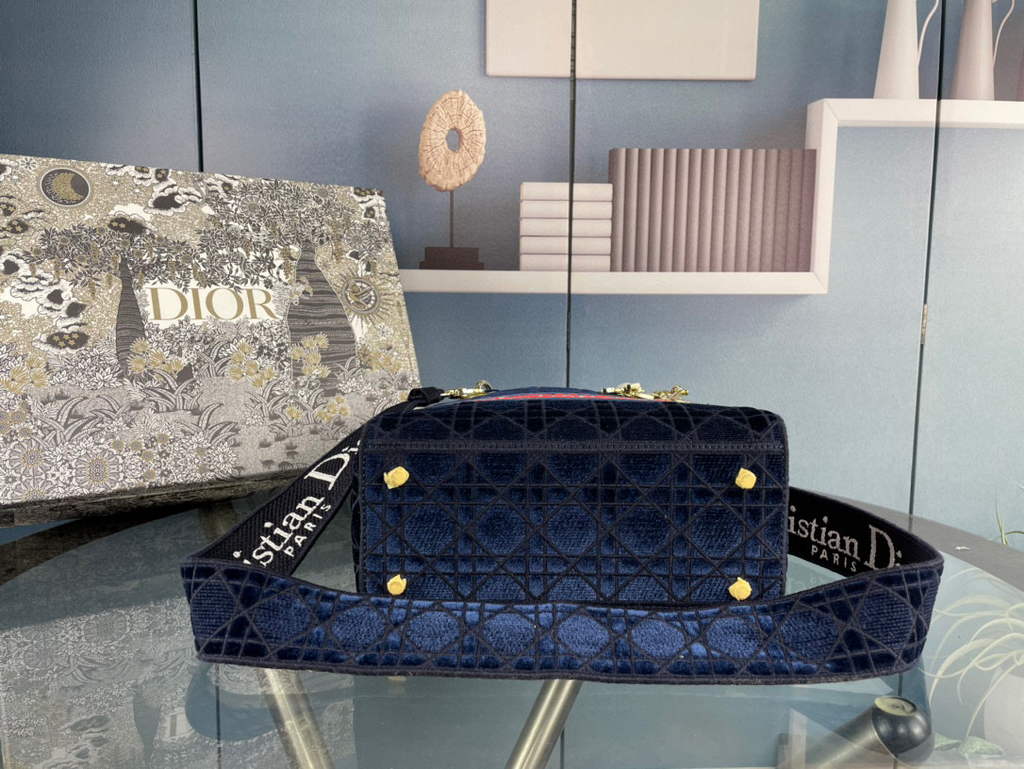 Dior M0565 Medium Lady D-Life Bag Navy Blue Embroidery with Red
