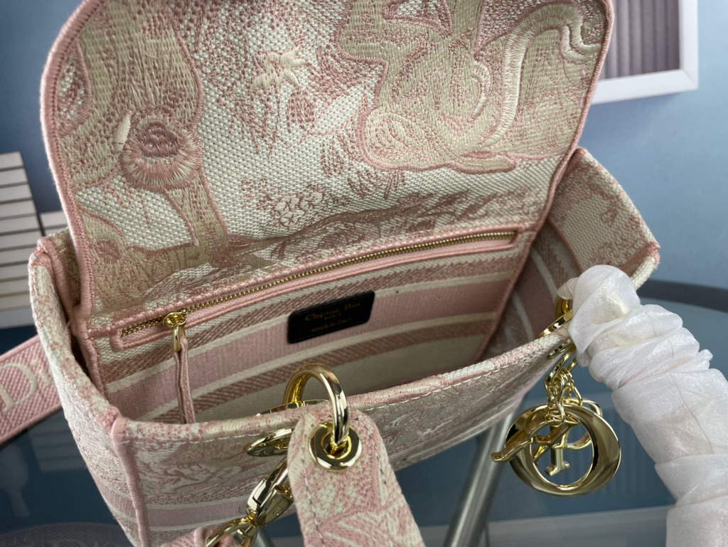 Dior M0565 Medium Lady D-Life Bag Pink Toile de Jouy Embroidery