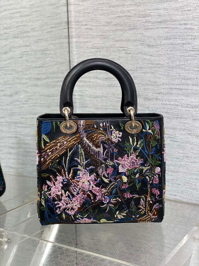 Dior M0565 Medium Lady D-Lite beaded Embroidery M1089