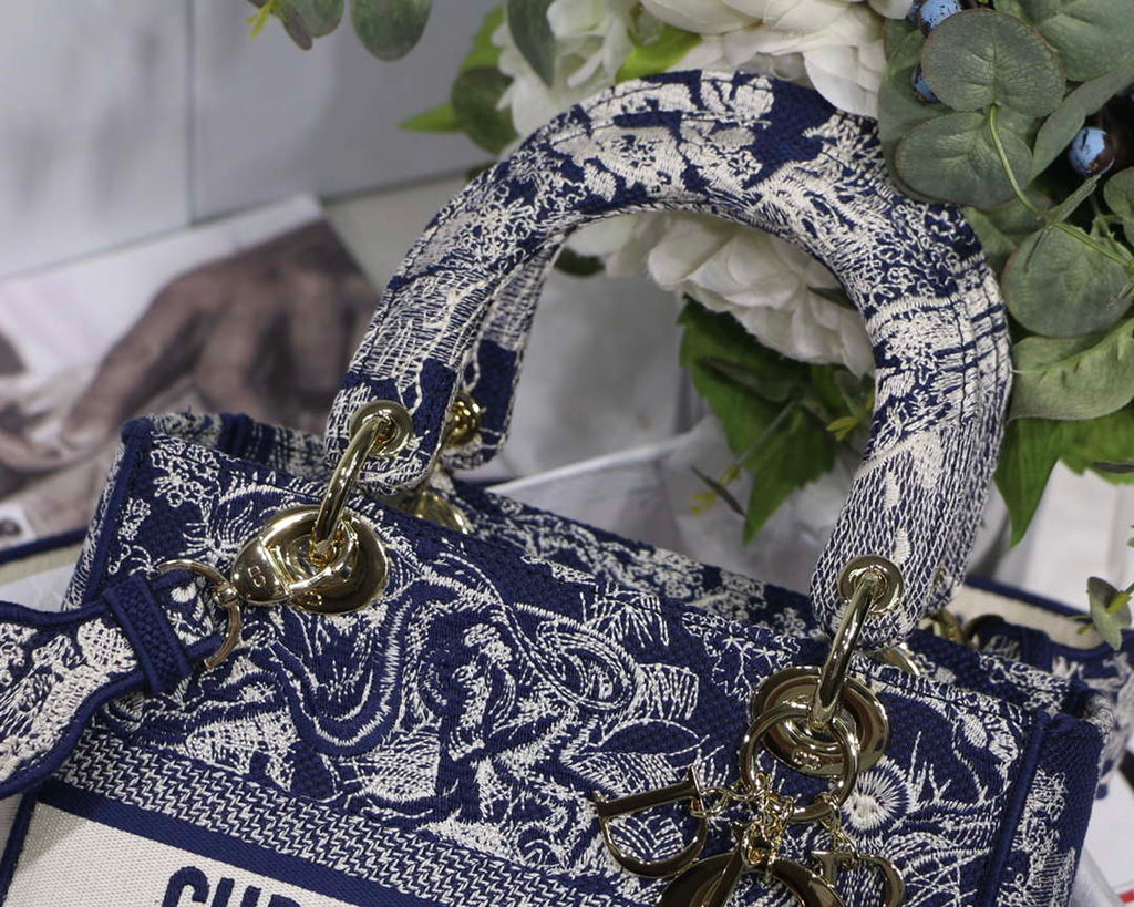Dior M0565 Medium Lady D-Lite Blue Toile de Jouy Embroidery M1022