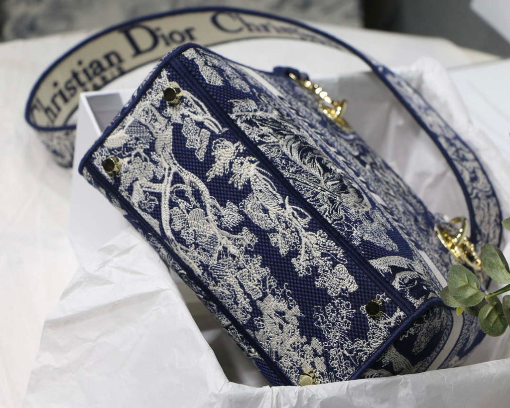 Dior M0565 Medium Lady D-Lite Blue Toile de Jouy Embroidery M1022