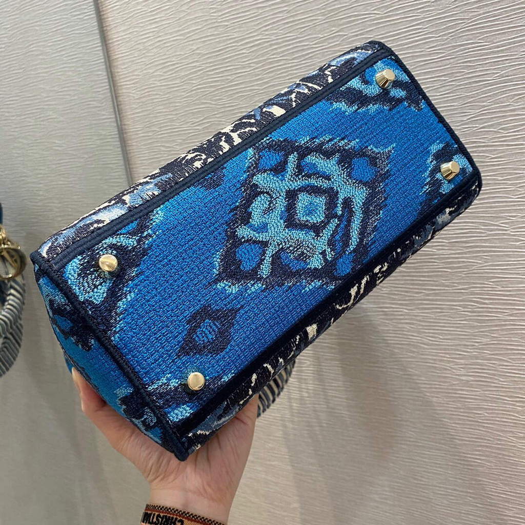 Dior M0565 Medium Lady D-lite Embroidery Bag Blue