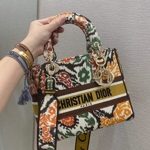 Dior M0565 Medium Lady D-lite Embroidery Bag - Default Title - View 1