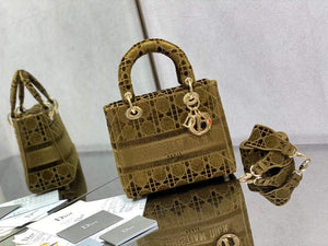Dior M0565 Medium Lady D-lite Embroidery Bag - Default Title - View 1