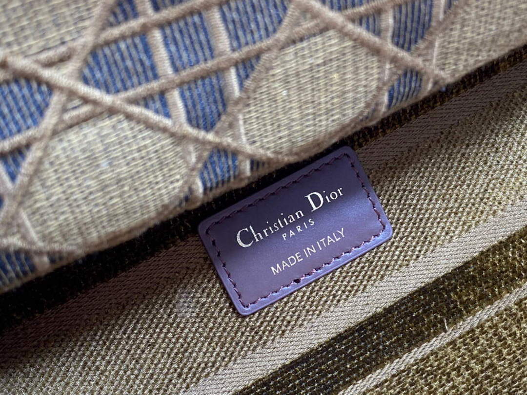 Dior M0565 Medium Lady D-lite Embroidery Bag - Default Title - View 9