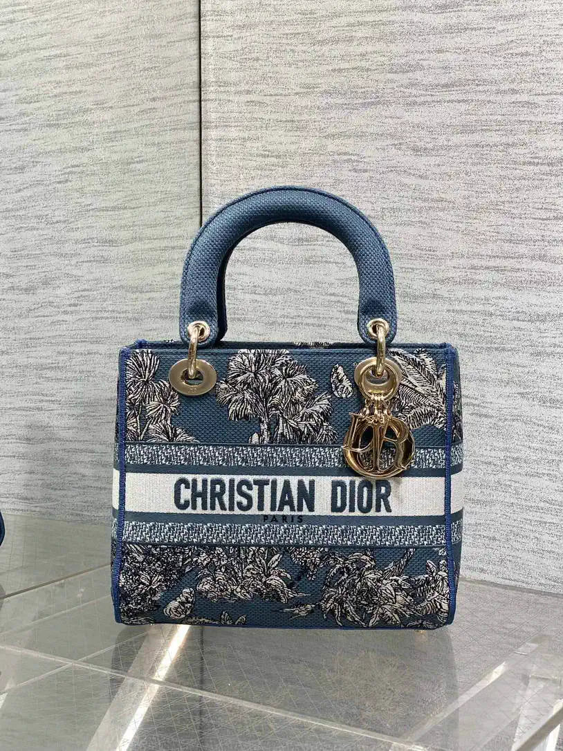 Dior M0565 Medium Lady D-Lite Exquisite Embroidery M1101