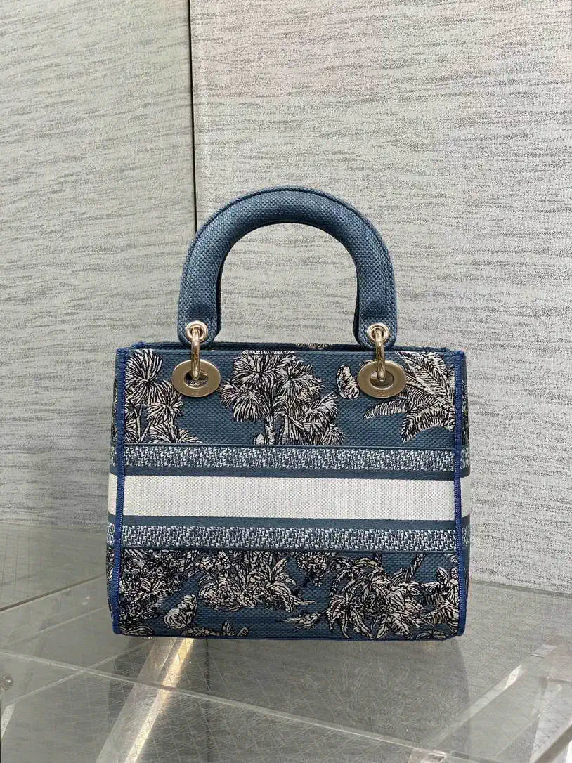 Dior M0565 Medium Lady D-Lite Exquisite Embroidery M1101