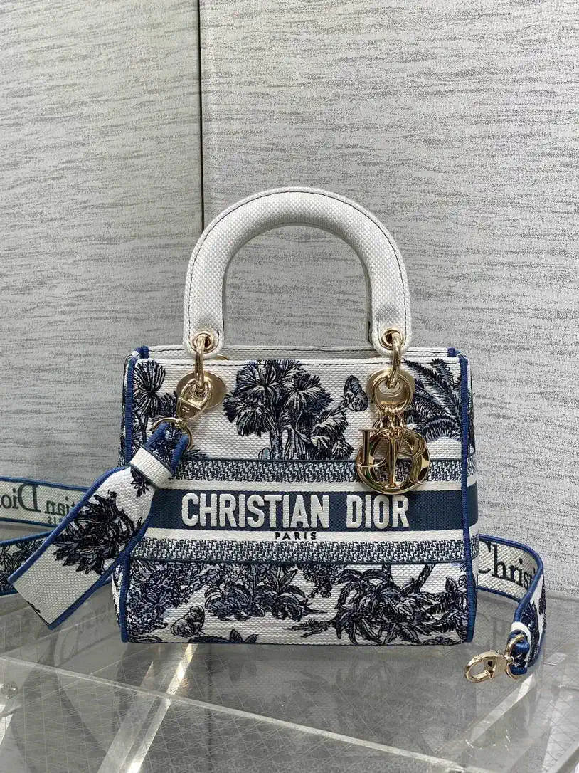 Dior M0565 Medium Lady D-Lite Exquisite Embroidery M1102