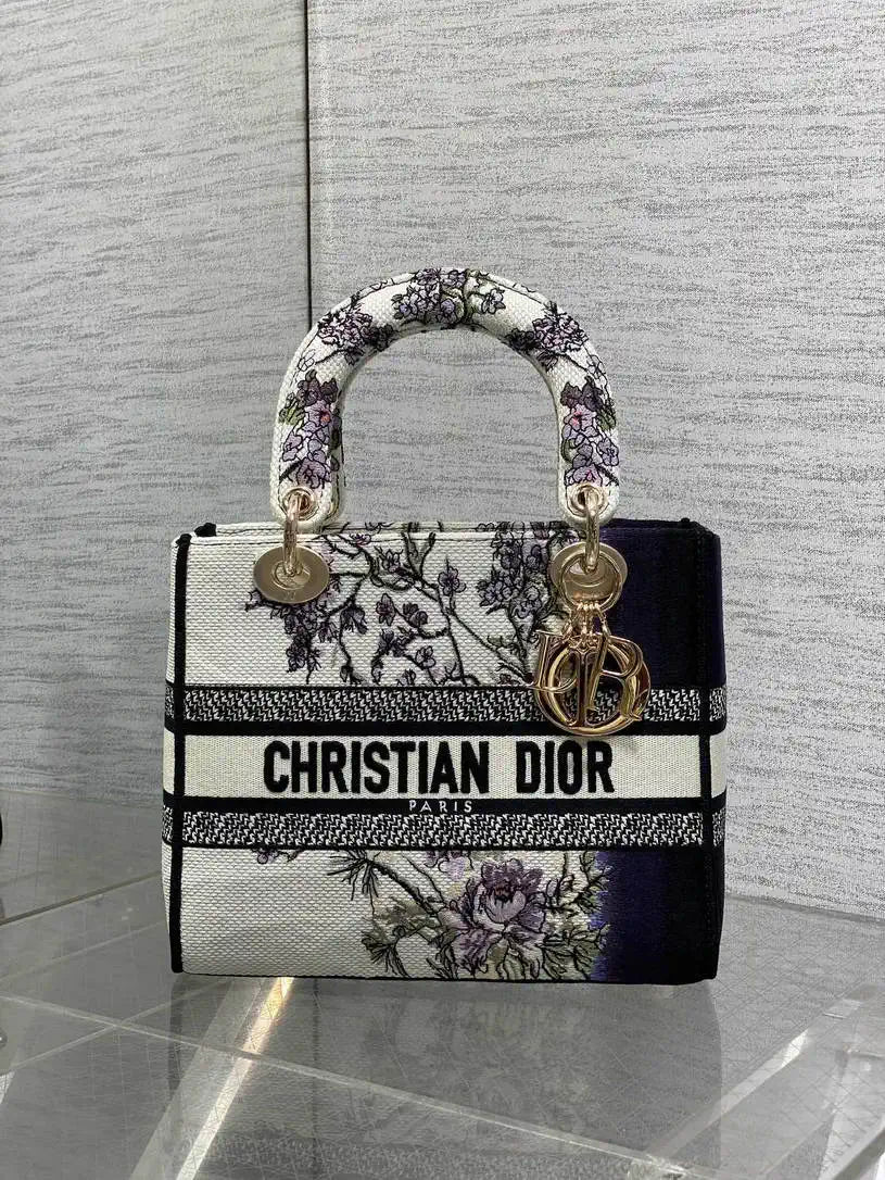 Dior M0565 Medium Lady D-Lite Exquisite Embroidery M1100