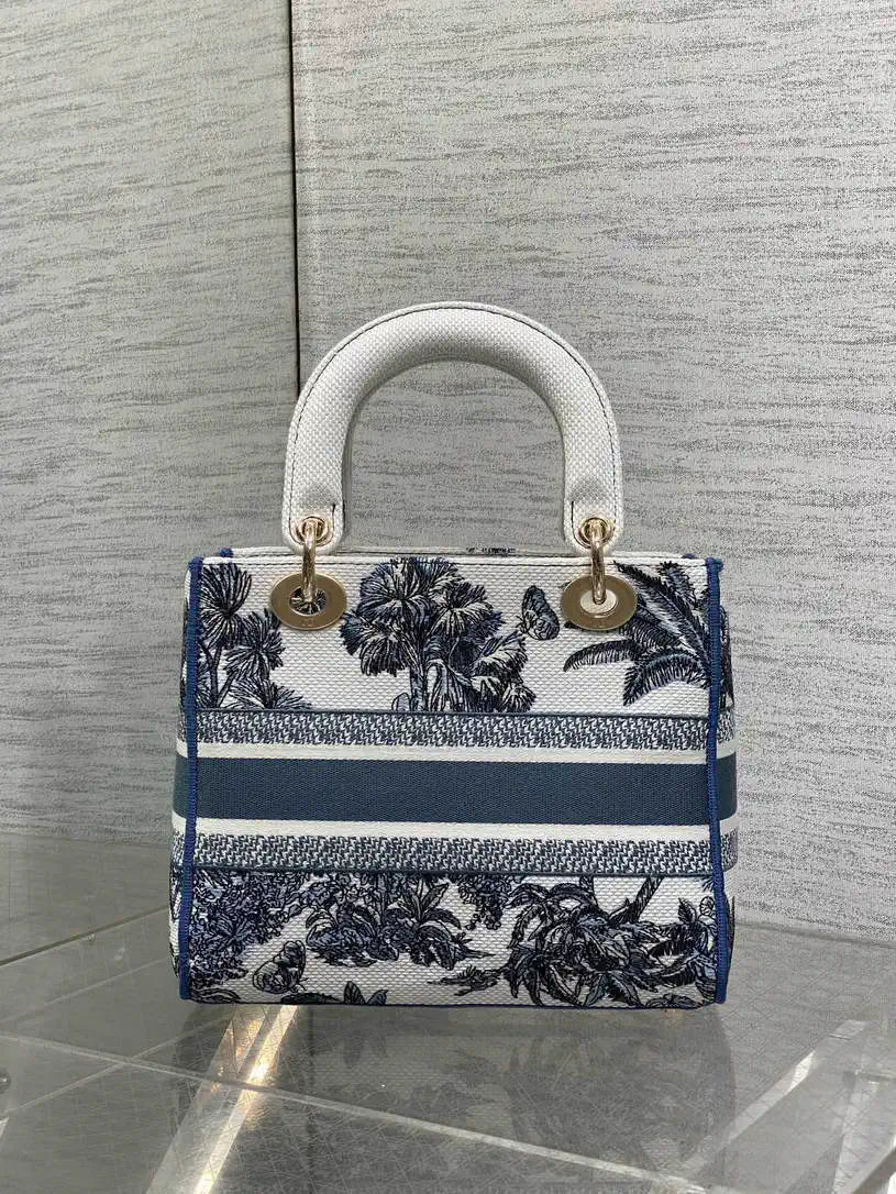 Dior M0565 Medium Lady D-Lite Exquisite Embroidery M1102