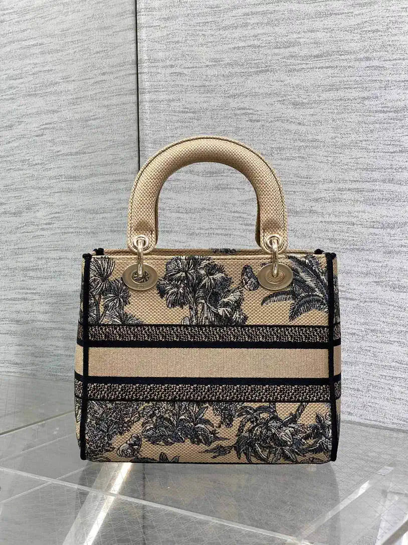 Dior M0565 Medium Lady D-Lite Exquisite Embroidery M1103