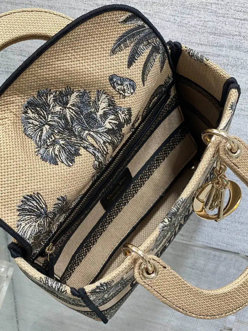 Dior M0565 Medium Lady D-Lite Exquisite Embroidery M1103