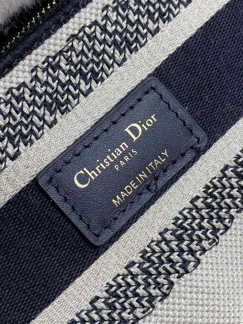 Dior M0565 Medium Lady D-Lite Wool Beige with Black M1035