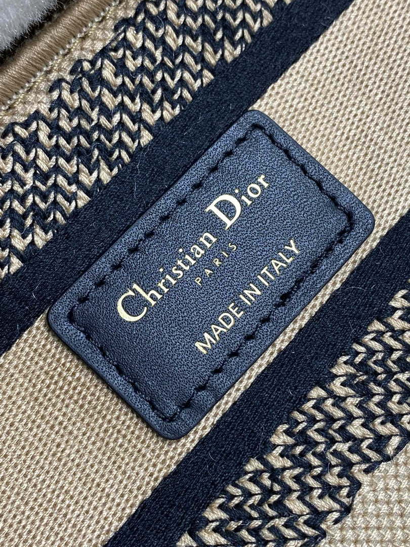 Dior M0565 Medium Lady D-Lite Wool Beige with Brown M1036