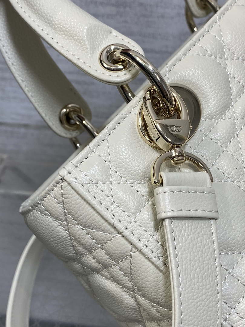 Dior M0565 Medium Lady Dior Bag Beige Grained Cannage Calfskin Gold - Default Title - View 5