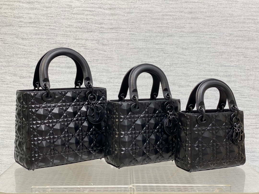 Dior M0565 Medium Lady Dior Bag  Black Cannage Calfskin with Diamond Motif
