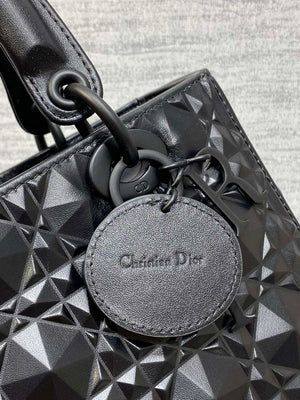 Dior M0565 Medium Lady Dior Bag  Black Cannage Calfskin with Diamond Motif - Medium 24cm - View 5