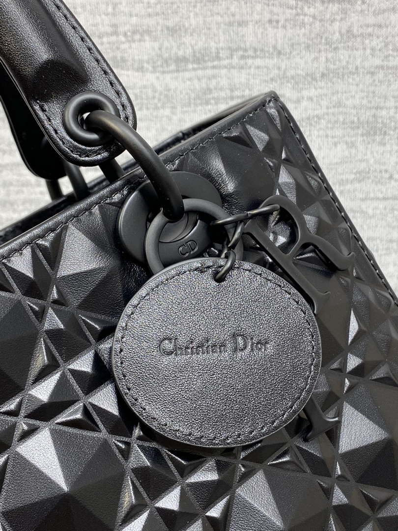 Dior M0565 Medium Lady Dior Bag  Black Cannage Calfskin with Diamond Motif