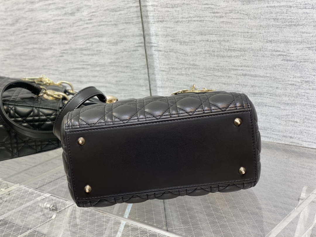 Dior M0565 Medium Lady Dior Bag Black Cannage Lambskin Enamel Hardware