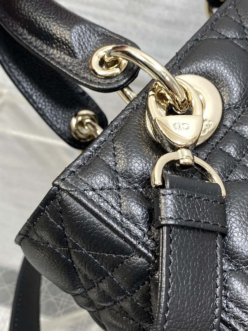 Dior M0565 Medium Lady Dior Bag Black Grained Cannage Calfskin Gold - Default Title - View 5