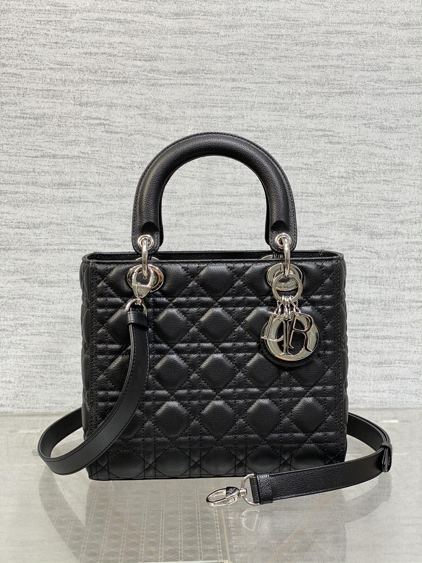 Dior M0565 Medium Lady Dior Bag Black Grained Cannage Calfskin Silver - Default Title - View 1