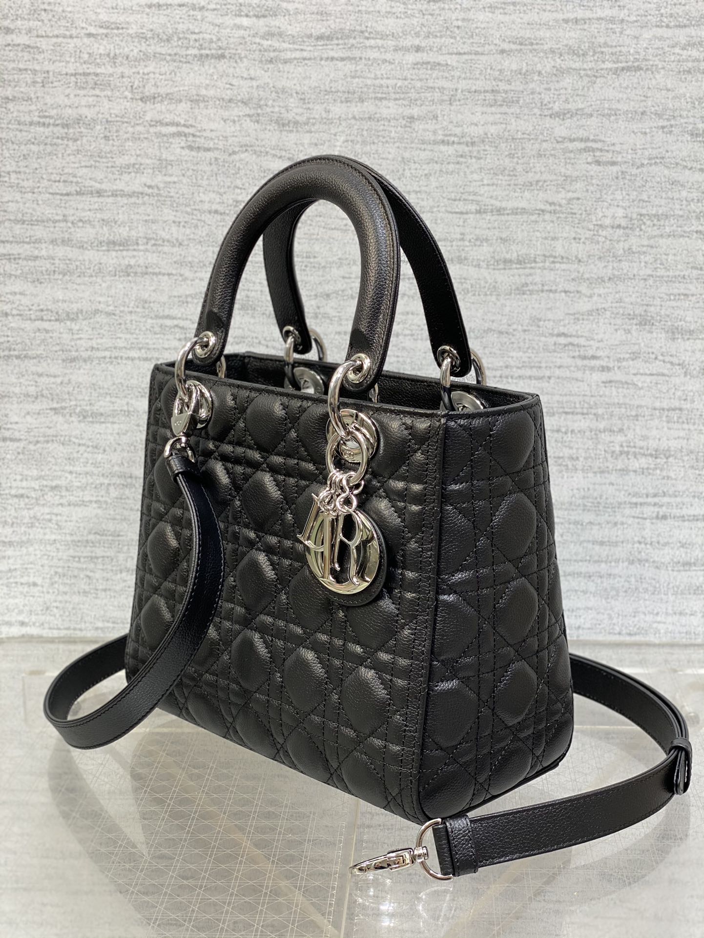 Dior M0565 Medium Lady Dior Bag Black Grained Cannage Calfskin Silver - Default Title - View 2