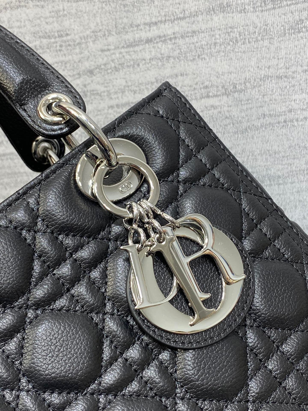 Dior M0565 Medium Lady Dior Bag Black Grained Cannage Calfskin Silver