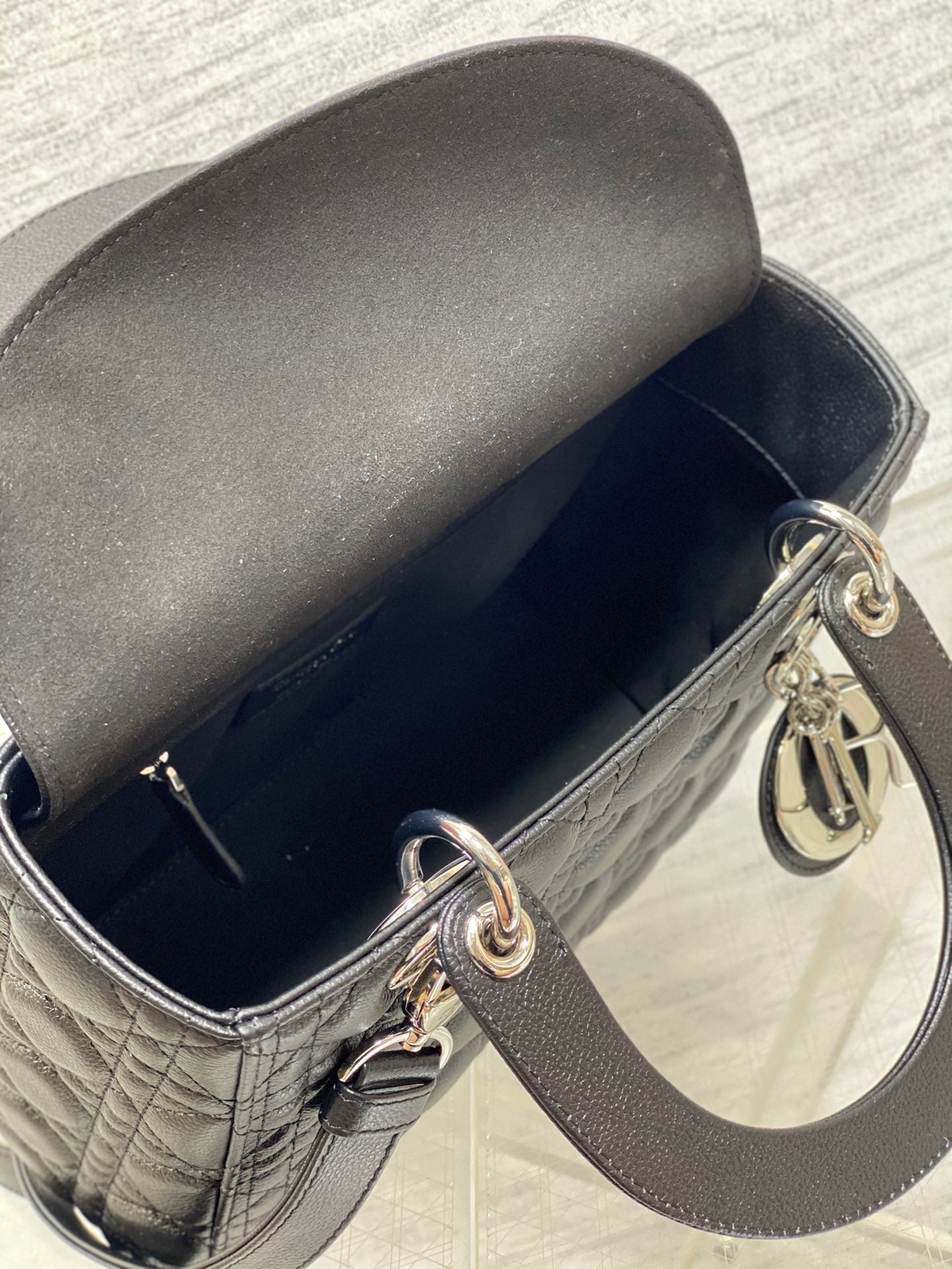 Dior M0565 Medium Lady Dior Bag Black Grained Cannage Calfskin Silver
