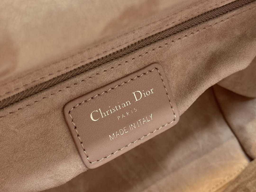 Dior M0565 Medium Lady Dior Bag  Blush Cannage Lambskin Silver