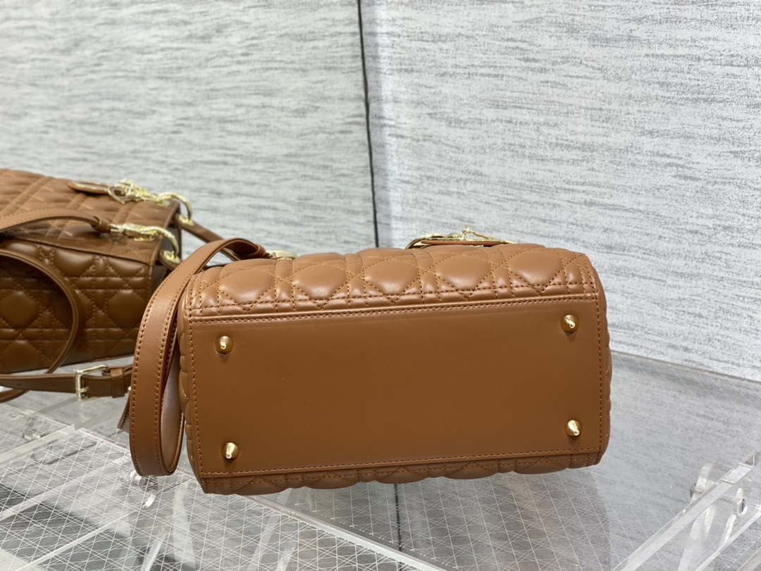 Dior M0565 Medium Lady Dior Bag Caramel Cannage Lambskin Enamel Hardware
